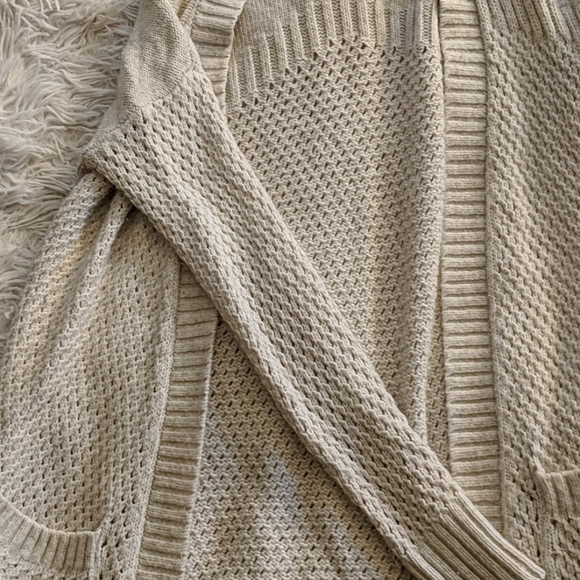 Cream sweater - Picture 3 of 3